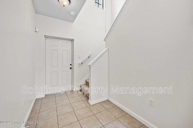 Foto del edificio - 1375 Lara Cir