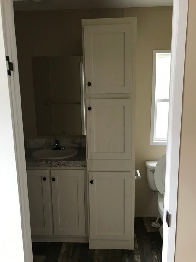 Linen cabinet - 2080 Celeste Mobile Home Park Cir
