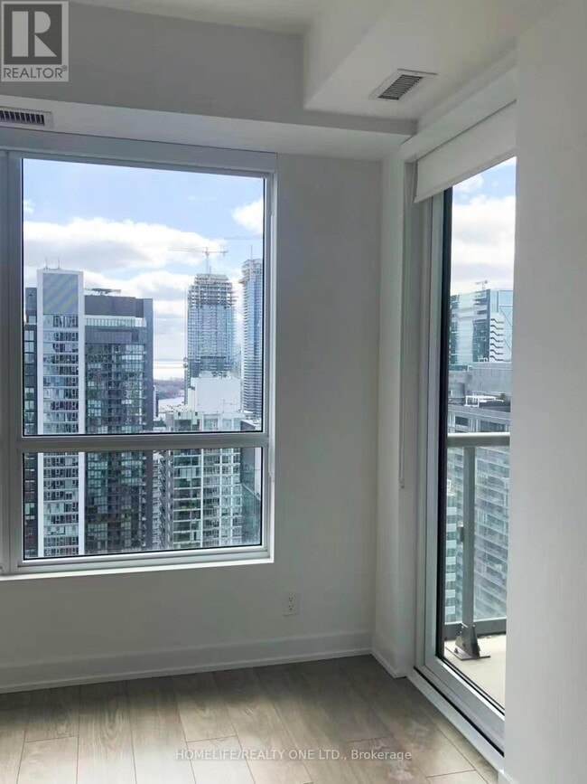 Building Photo - 108 Peter St