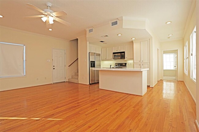 Foto del edificio - 4219 University Blvd