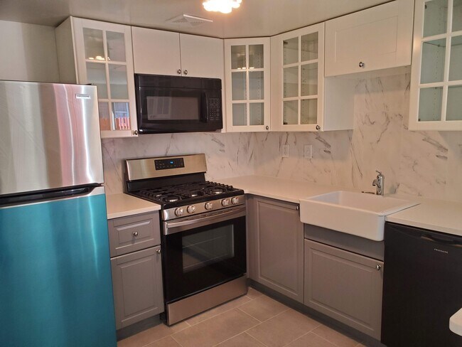 Foto del edificio - Main Line Village