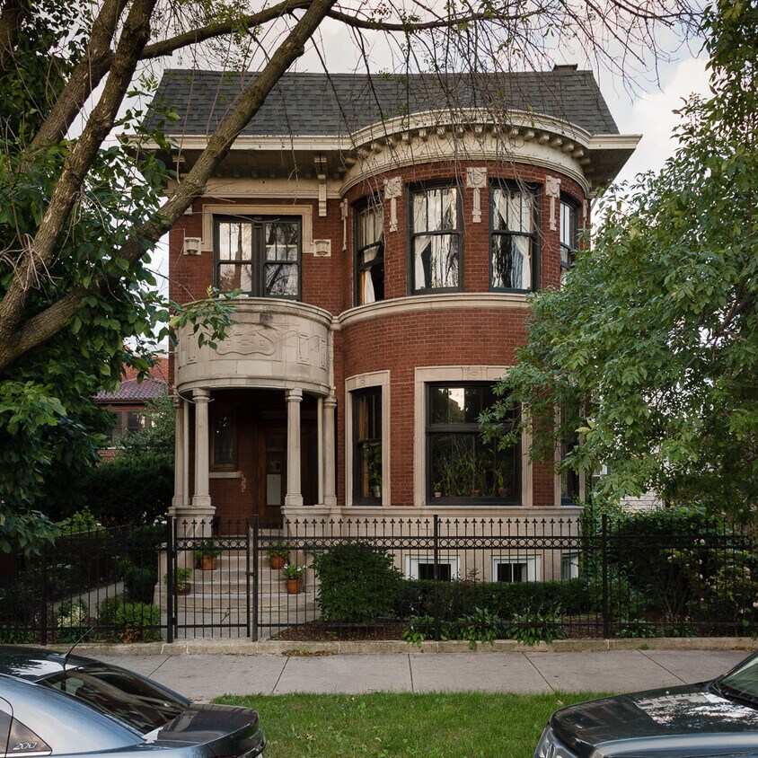 Foto principal - 1829 N Humboldt Blvd