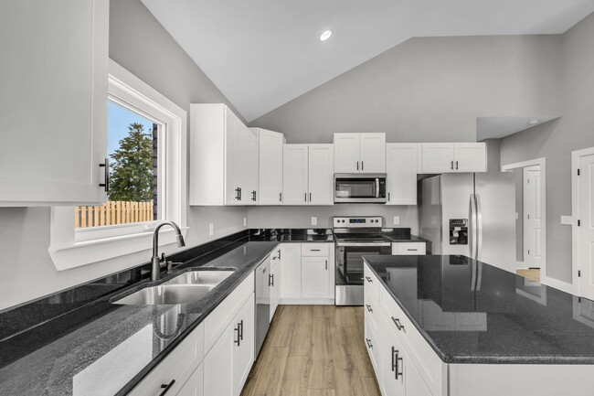 Building Photo - 398 Colgate Ave