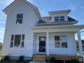 Building Photo - 204 Hamilton St