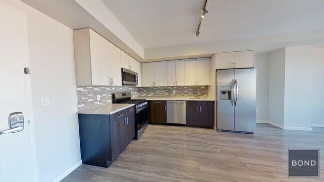 Foto del edificio - 178-02 Hillside Ave.