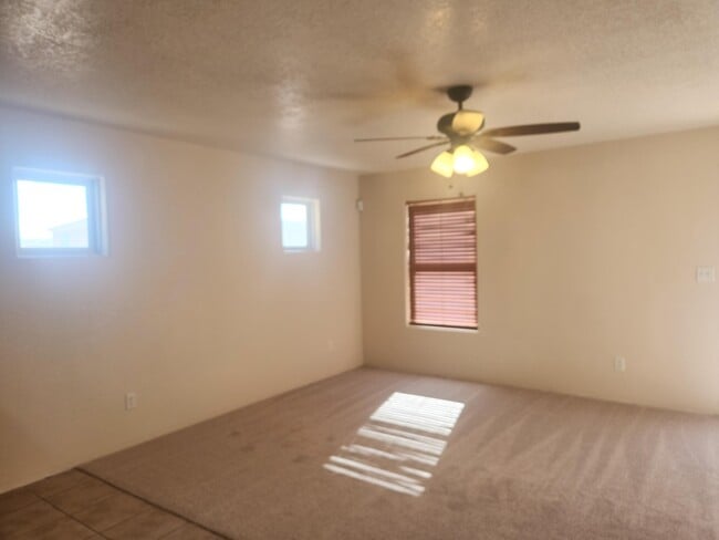 Foto del edificio - 6548 Ancients Rd NW