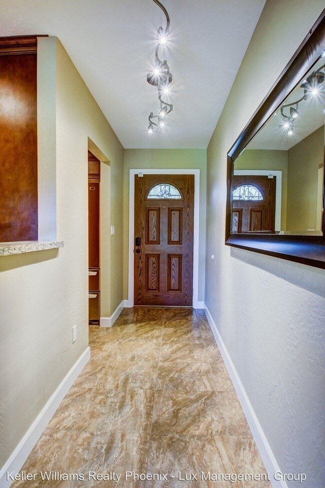 Foto del edificio - 7753 E 4th St