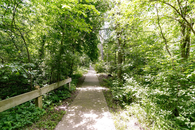 Nature trail - Creekside of Farmington Hills Apartments