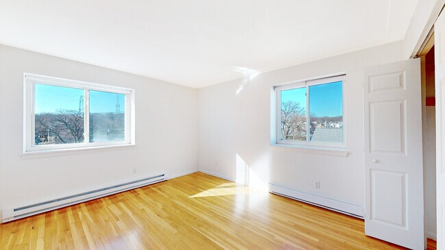 Building Photo - 524 Highland Ave
