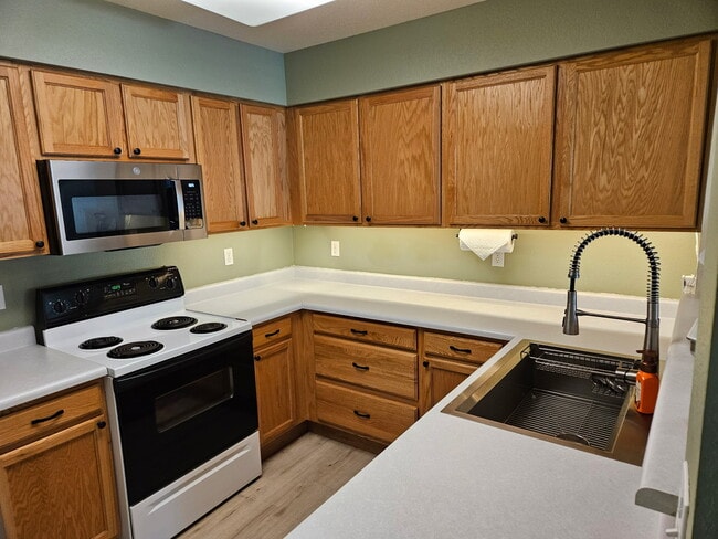 Building Photo - 6627 Antigua Dr