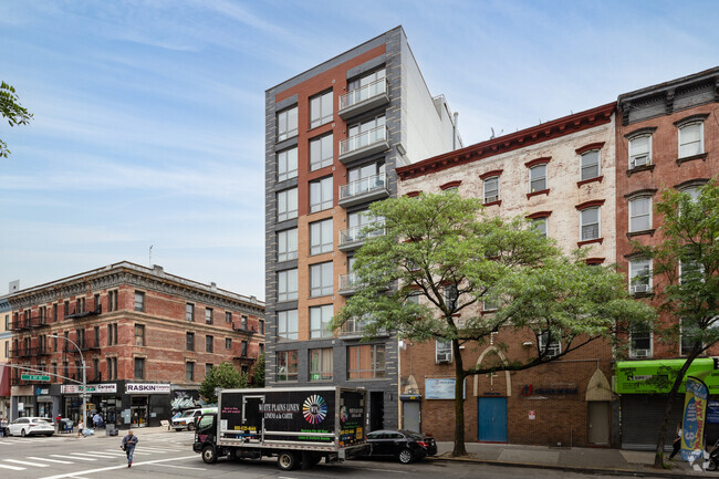 Foto del edificio - 2139 3rd Ave