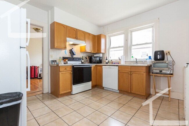 Foto del edificio - Brighton 4Bed / 2Bath with 2 Parking spots...