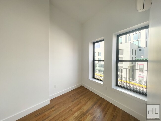 Foto del edificio - South Williamsburg / No Fee / Spacious 3-B...