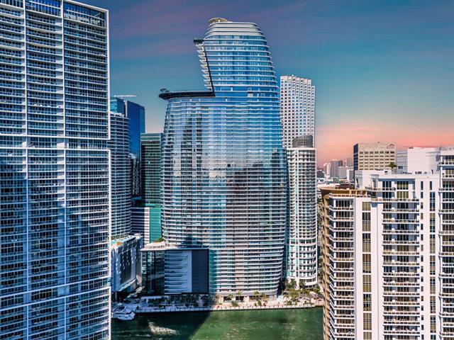 Foto del edificio - 300 Biscayne Boulevard Way