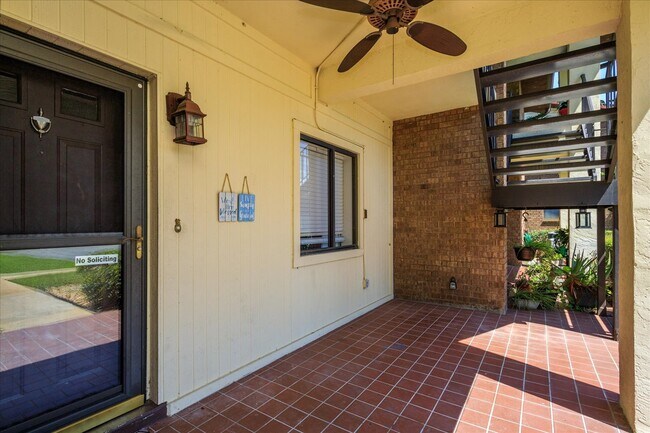 Building Photo - 540 Belltower Avenue, Unit J-1