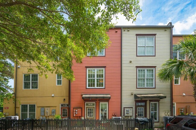 Building Photo - Fully Furnished 2BR Condo with Designer Touches in Shelmore Village