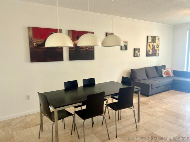 Foto del edificio - 17100 N Bay Rd