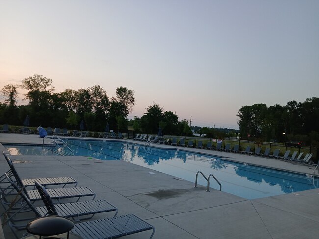 Foto del edificio - 304 Orson Oaks Ln