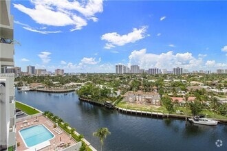 Building Photo - 401 Golden Isles Dr