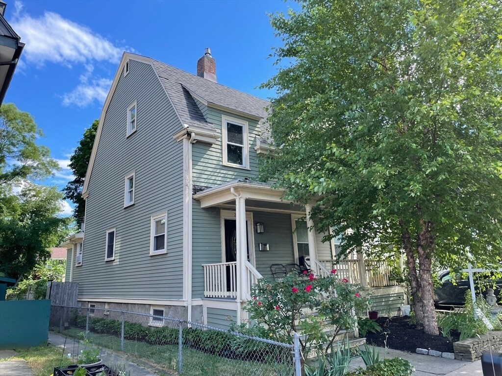 Primary Photo - 29 Hopedale St