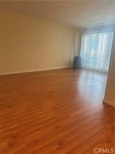 Building Photo - 504 S Manhattan Pl