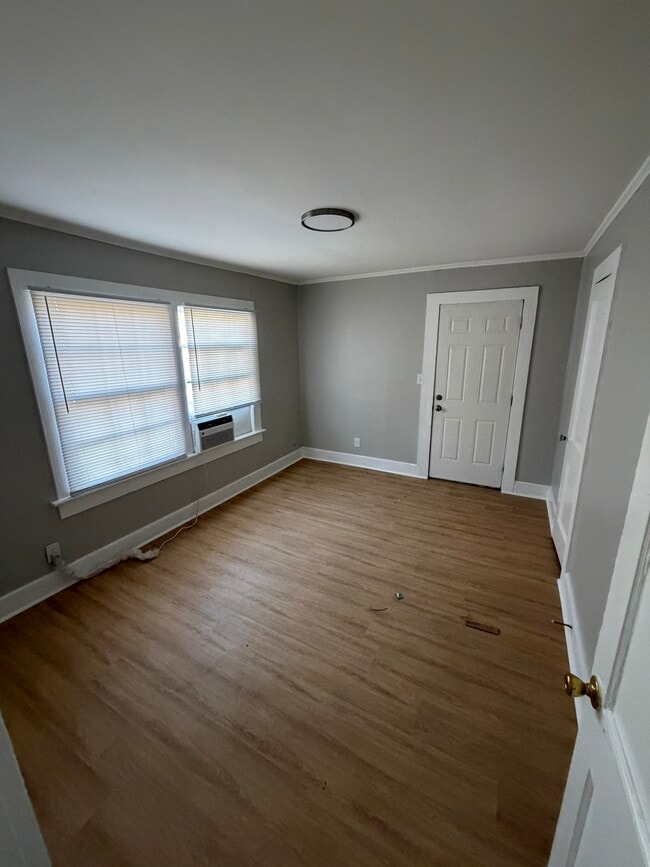 Building Photo - 409 Birch St