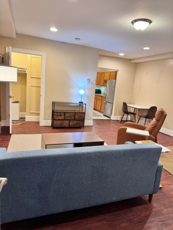 Building Photo - 333 C St SE