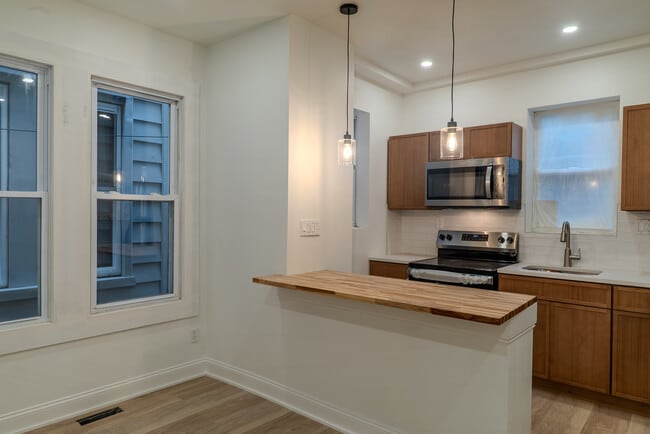 Foto del edificio - 6131 W Jefferson St
