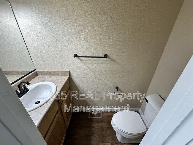 Building Photo - 410 Westview Drive