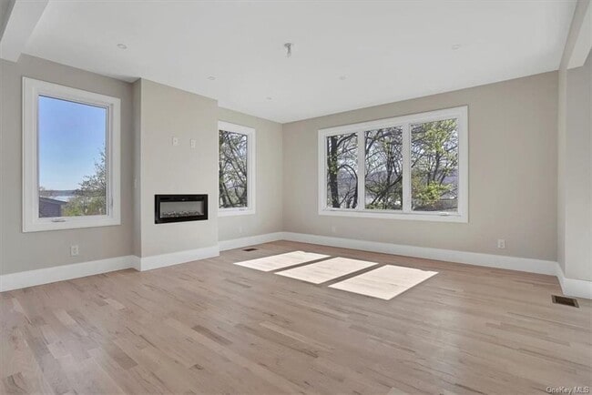 Building Photo - 14 Cullen Ave