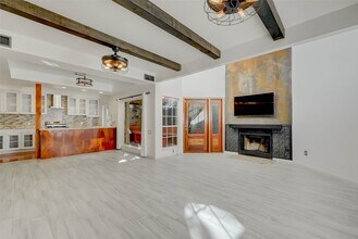 Building Photo - 926 Heights Blvd