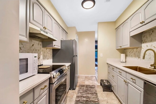 Building Photo - 101 Vista Lagoon Ct