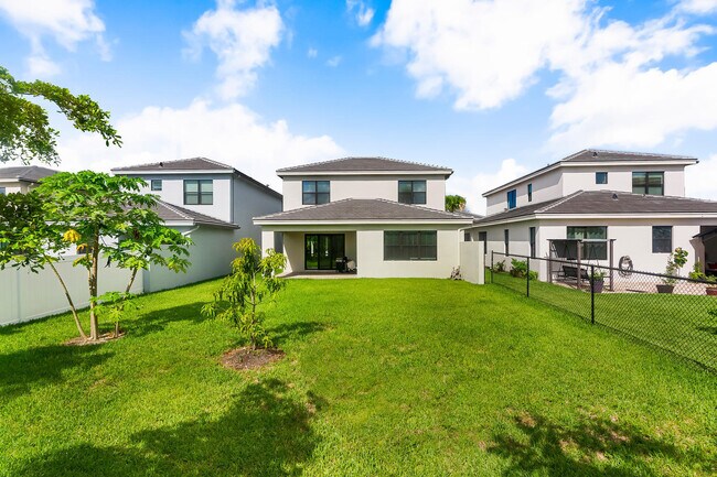 Building Photo - 6121 Yerba Buena Ct