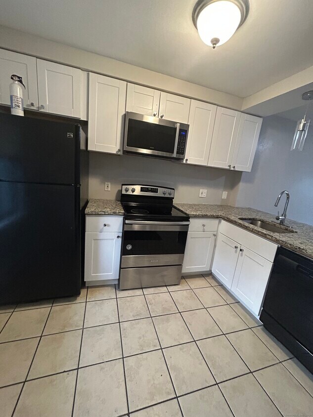 Foto principal - 186 Stillwater Ave