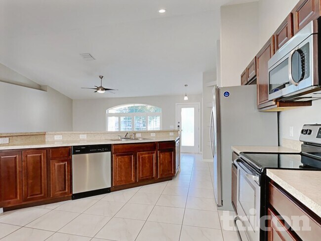 Foto del edificio - 2099 Godfrey Ave