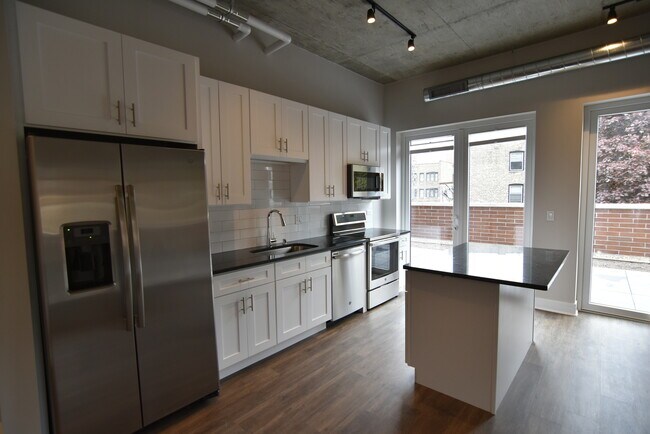 Building Photo - 3833 N Broadway