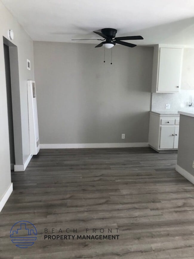 Building Photo - 1887 Monrovia Ave.