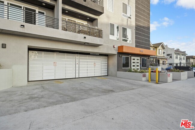 Foto del edificio - 900 S Kenmore Ave