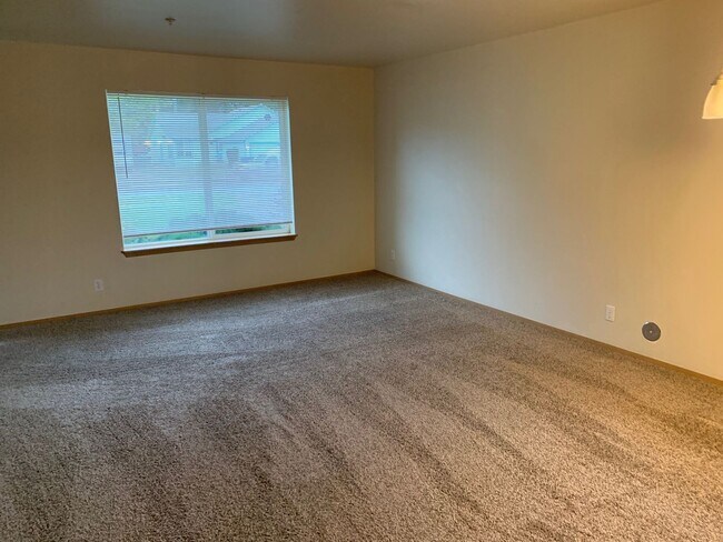 Foto del edificio - 1813 E 3rd Ave