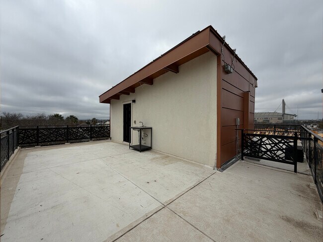 Foto del edificio - 222 S Olive St