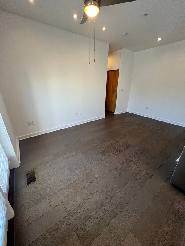 Building Photo - 313 N 24th St
