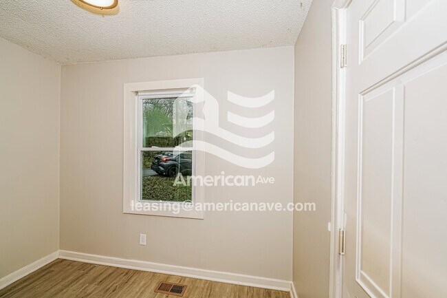 Building Photo - 6712 3rd Ave S