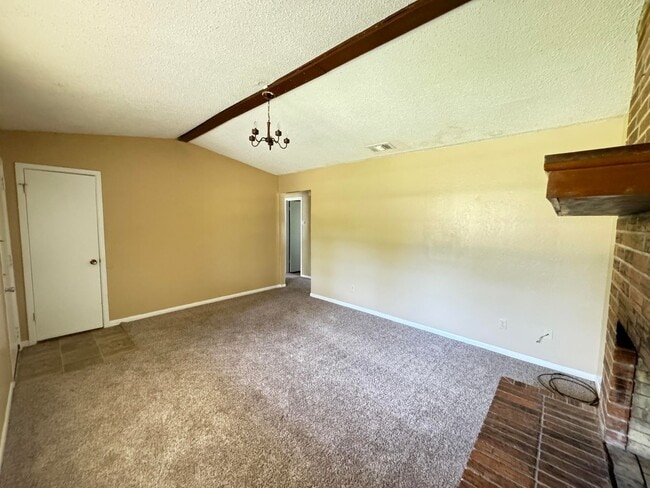 Building Photo - 3002 Tanglewood Cir