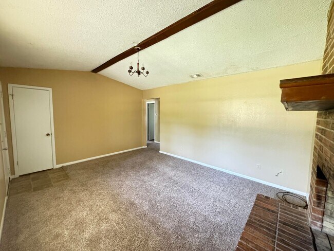 Building Photo - 3002 Tanglewood