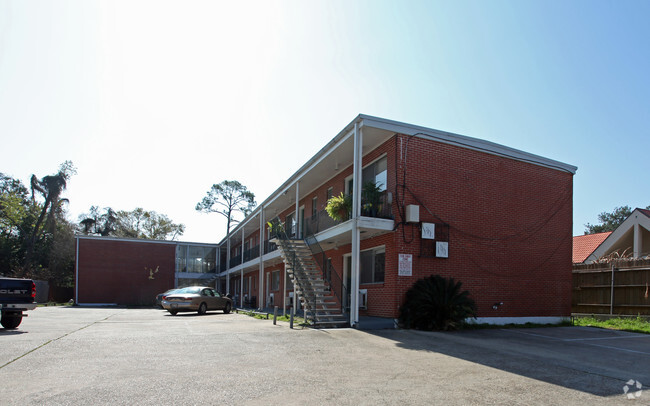 2340 Metairie Road - San-Lyn Apartments