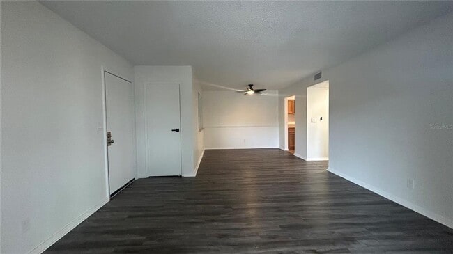 Foto del edificio - 6519 W Newberry Rd