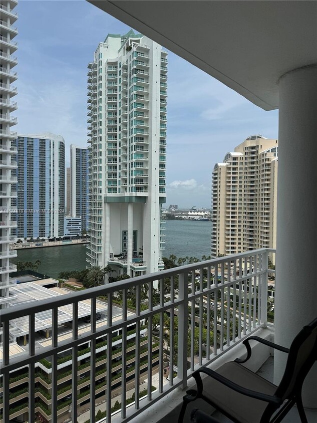 Foto principal - 701 Brickell Key Blvd