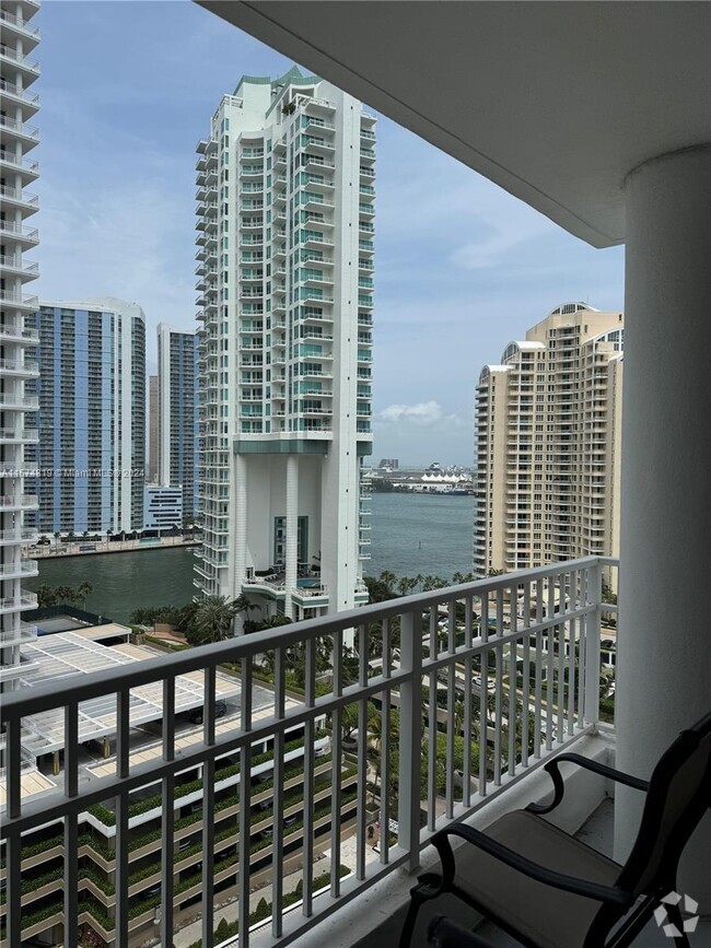 Building Photo - 701 Brickell Key Blvd