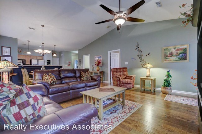 Building Photo - 8024 Ellisville Ln