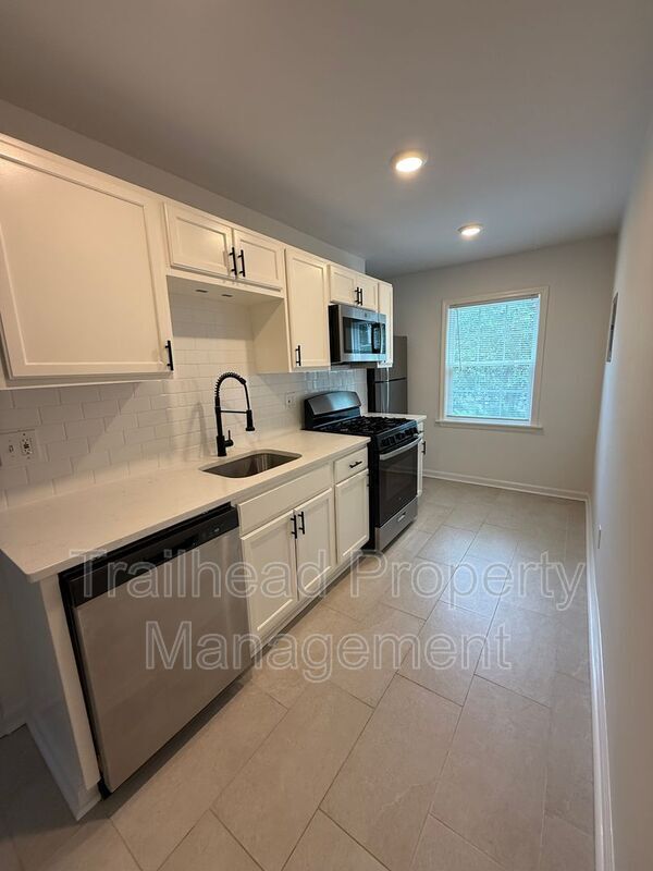 Foto principal - 6413 Brookside Rd